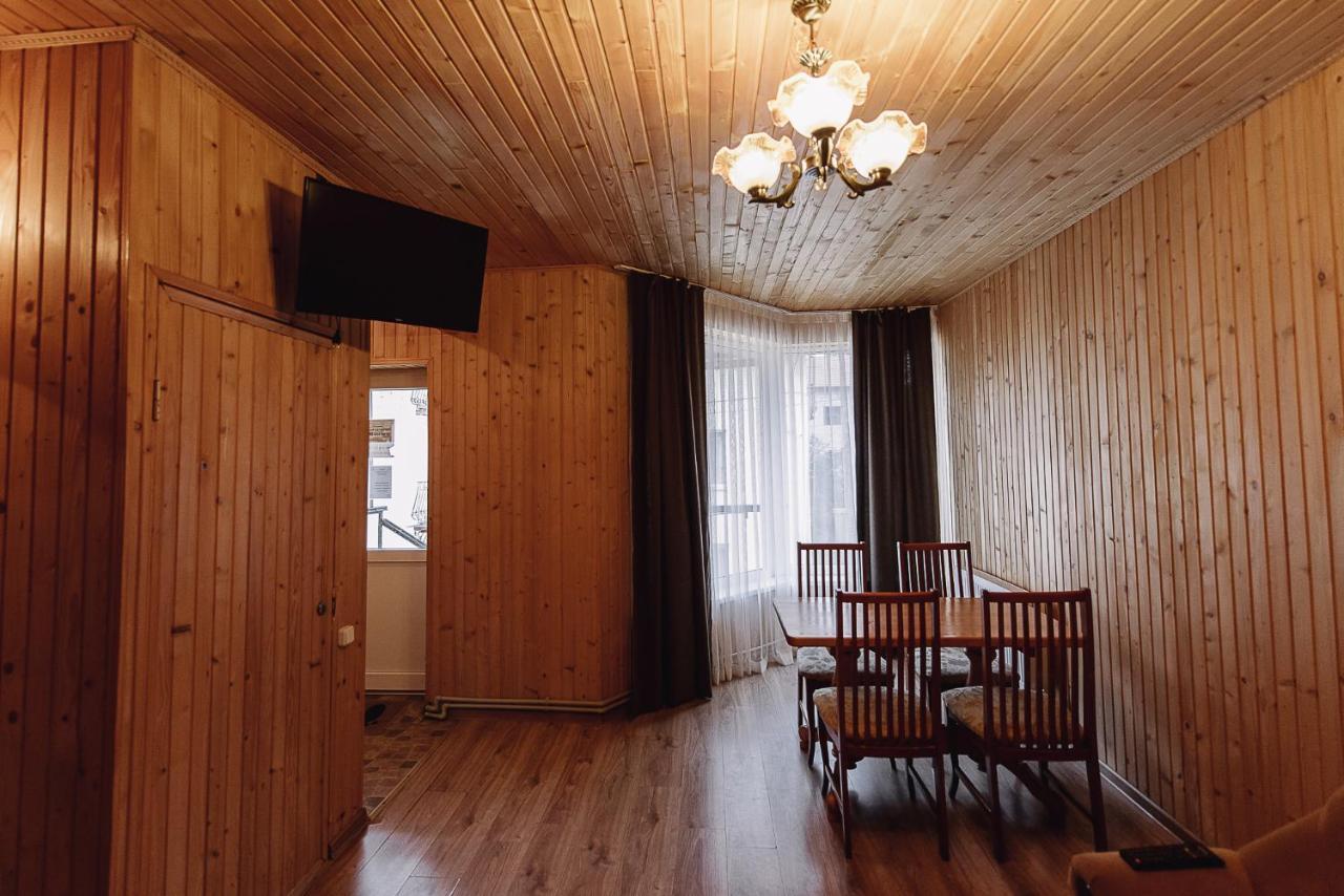Postoyalyi Dvir Otel Yablunytsia Dış mekan fotoğraf